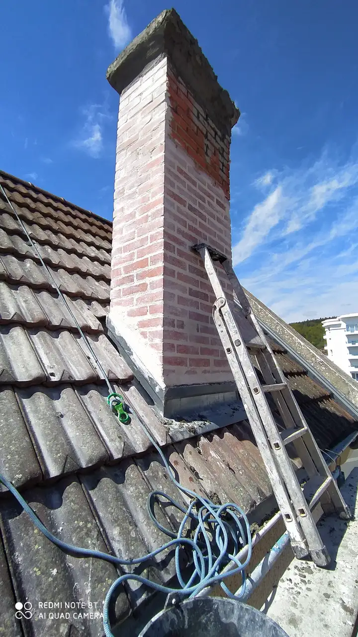 La cheminée restaurée